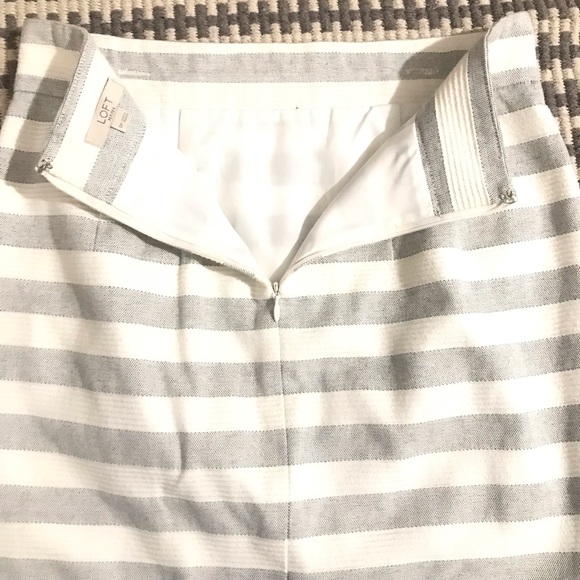 Loft Grey and White Striped Pencil Skirt High Rise Sz 0 - Picture 5 of 6